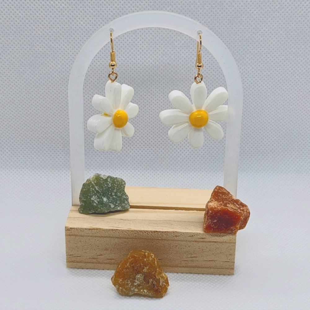 Pair of Sunny, Dangling Daisy Earrings